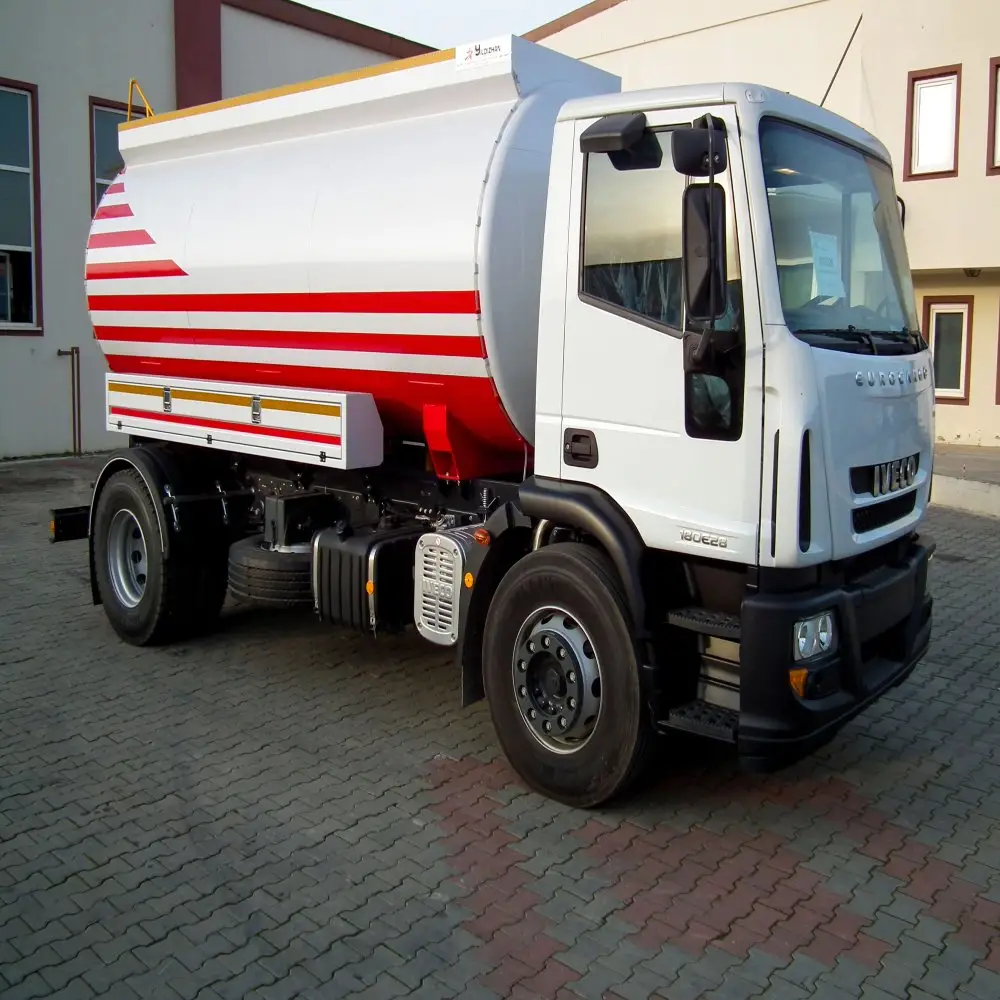 WATER TANK TRAILER VEHICLE